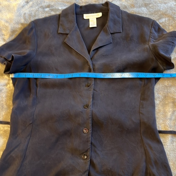 Jones New York navy silk blouse - Picture 4 of 7